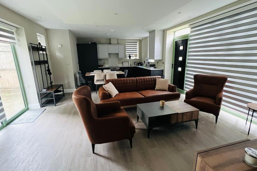 A House Designed For You… Edmonton Dış mekan fotoğraf